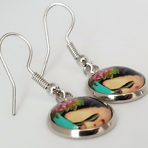 Vintage Frida Kahlo Image Earrings Drop 1/2" Diameter - Picture 2 of 7
